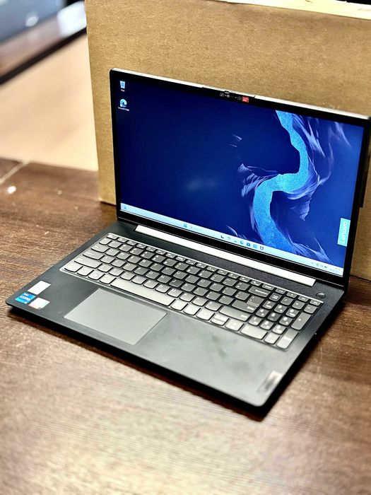 Laptop Lenovo V15 G3 IAP CTO 15,6 " Intel Core i5 16 GB/512 GB czarny