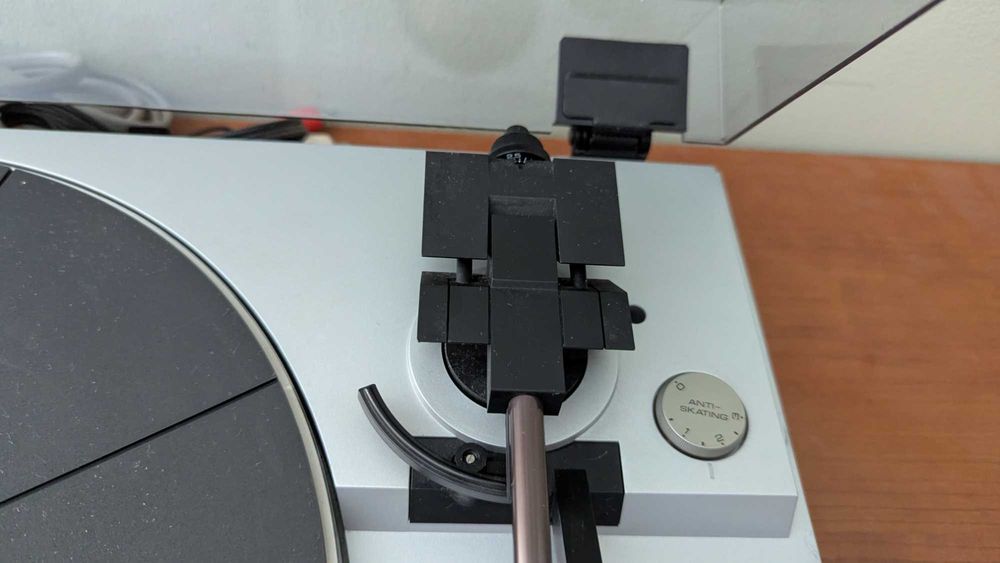 półautomatyczny gramofon Yamaha P-200