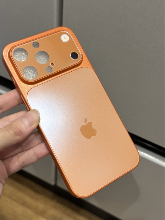 Оранжевий чохол iphone 15 pro max імітація 17 оранжевый чехол айфон