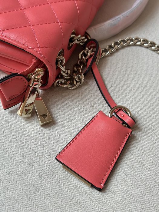 Сумка Guess. ,Нова з невеликим нюансом