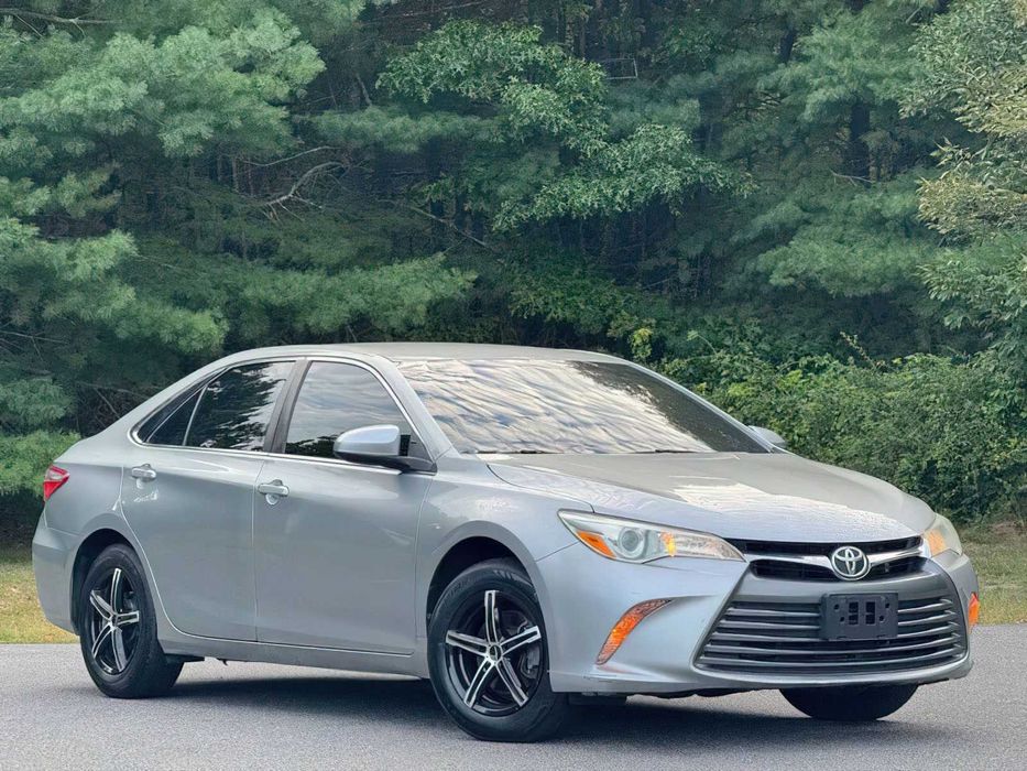 Toyota Camry      2016
