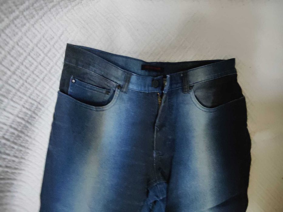 Calças de ganga Roberto Cavalli tam. M (40-42) em bom estado