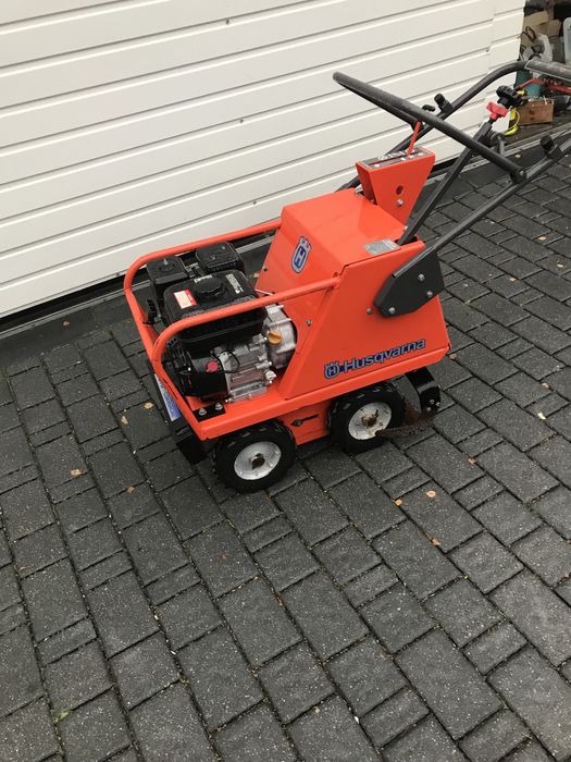 Przecinarka darni Husvarna SC 18
