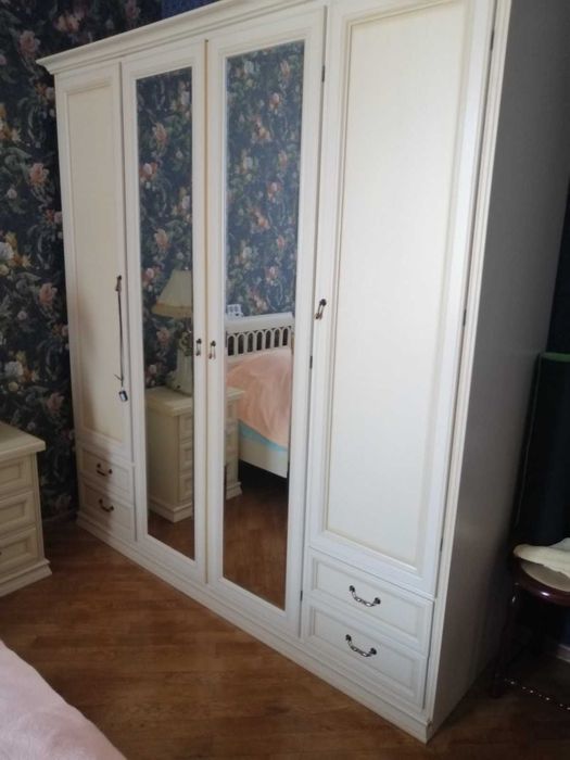 Спальный гарнитур