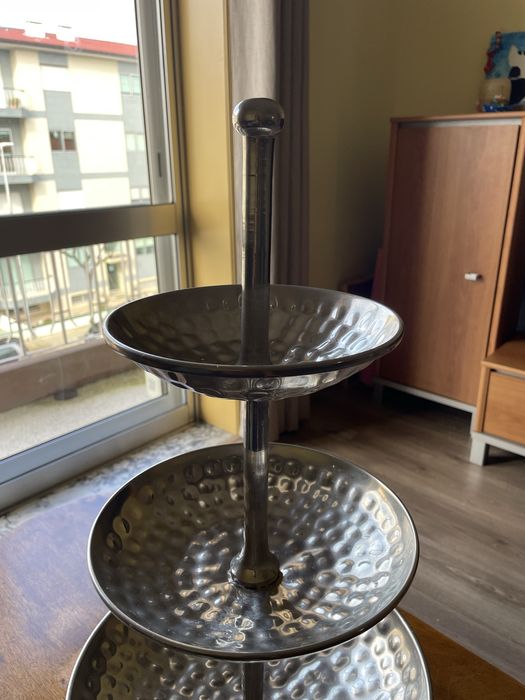 Fruteira de 3 Andares em Metal Martelado