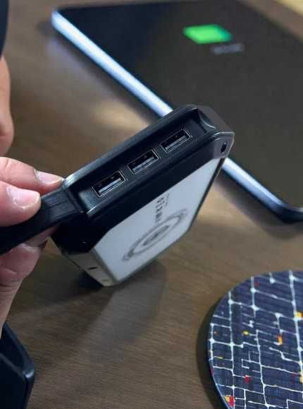 NOVA Powerbank 20000mAh - Carregamento sem Fios, LEDs