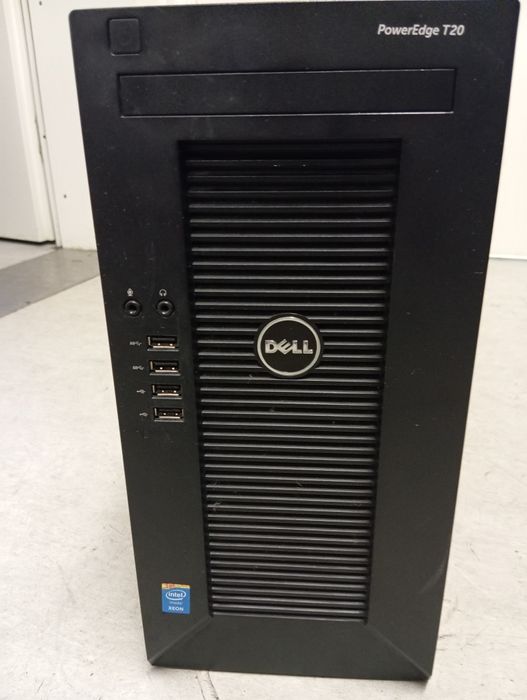 Компьютер хорошего качества,как для работы также