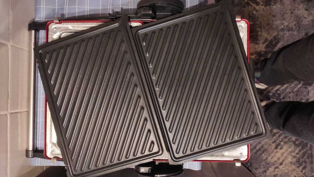 Гриль-барбекю електричний Bosch TCG4104, 2000 Вт