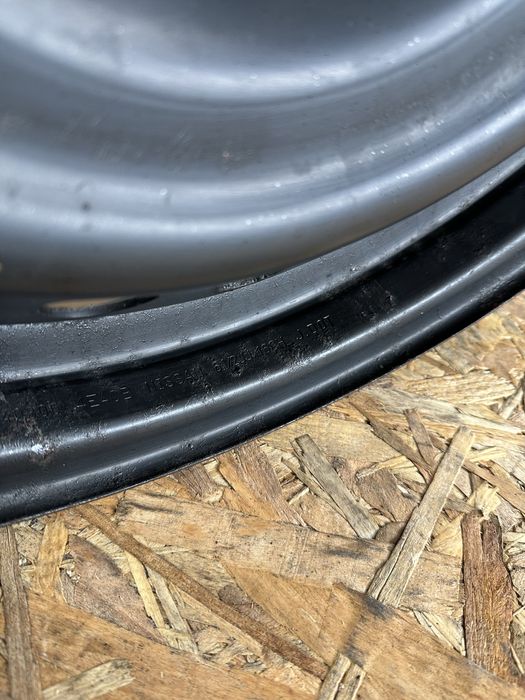 Диски5/114.3 R16 ET40 ЦО(діа)66.1  титани диски