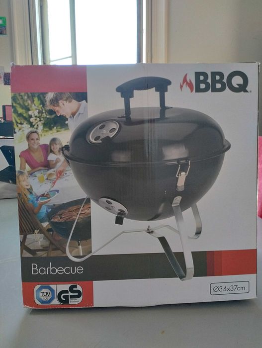 Barbecues redondo - Novo em caixa. Nunca utilizado. H37cm X D34cm Model: C80-216030