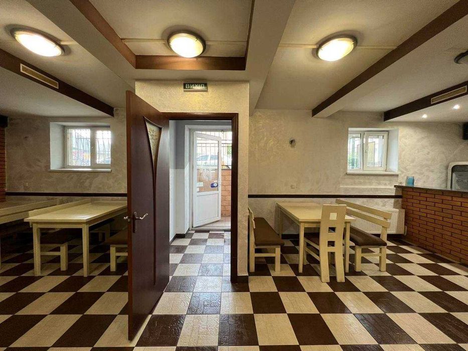 Продається комерційне приміщення