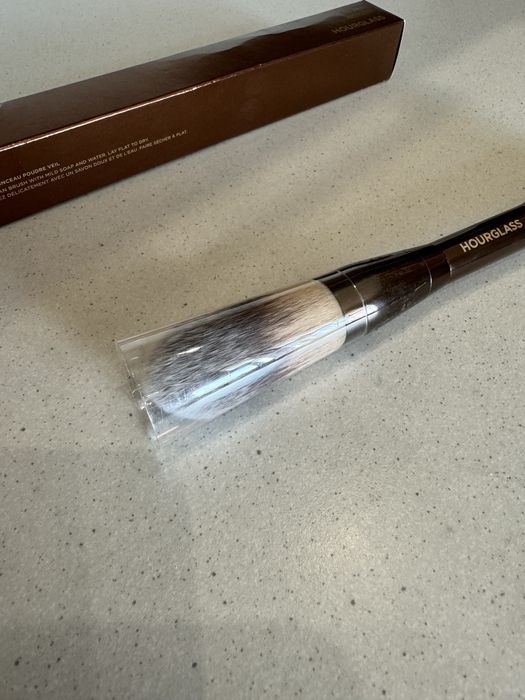Пензлик для макіяжу Hourglass Veil двосторонній пензель кисть