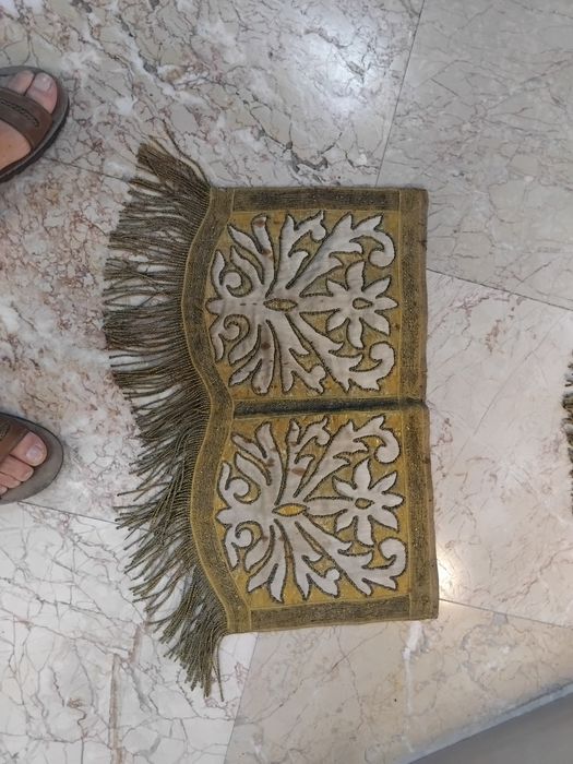 Pano litúrgico  bordados  a fio de prata