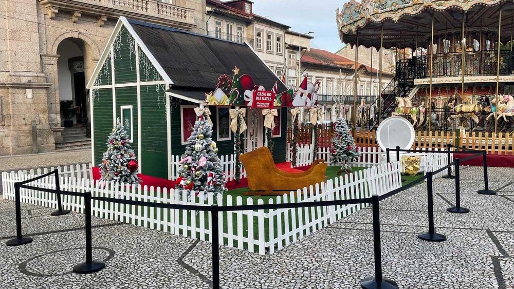 Casa do Pai Natal – Cenografia Premium de Exterior