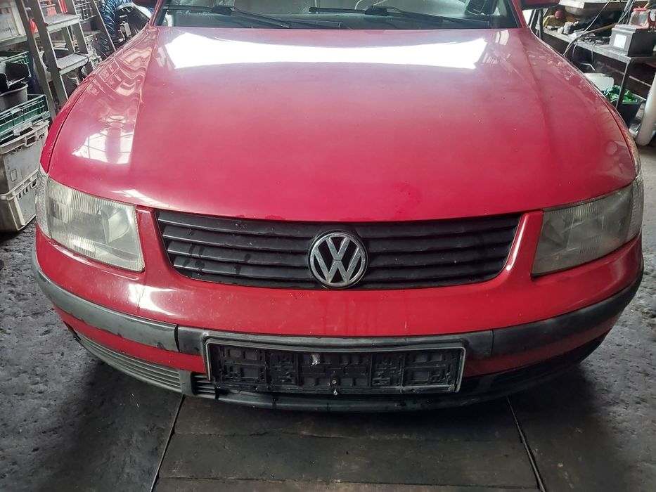 Maska VW Passat LY3D 96-00r przed liftem