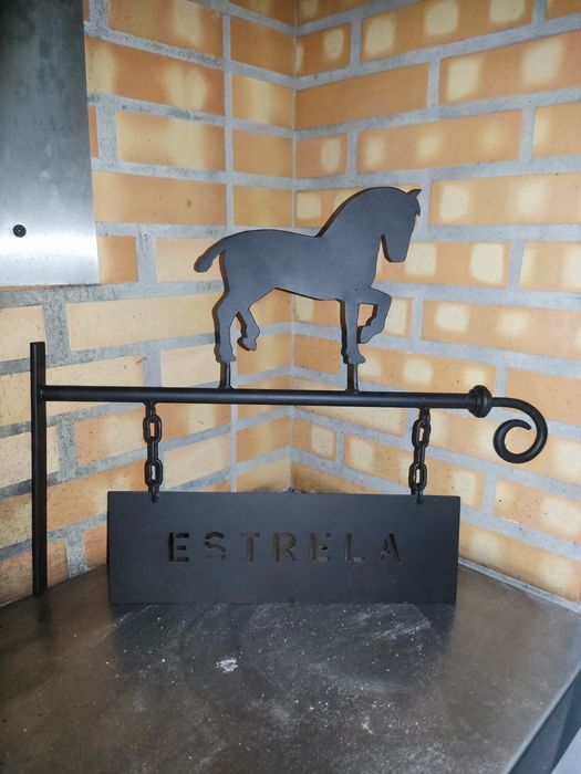 Placas identificação cavalariças