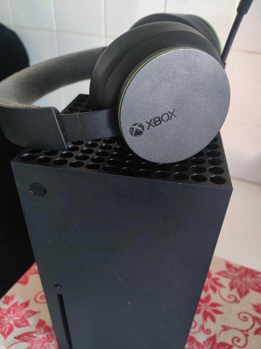 Xbox series x com 2 comandos headset