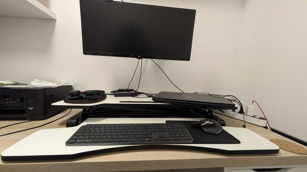 Mesa elevatória 1.1m comprimento, 60cm de largura