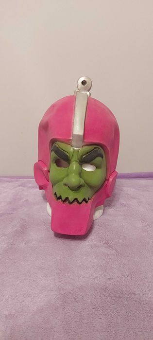 Maska. Hełm. Kask. Rycerz