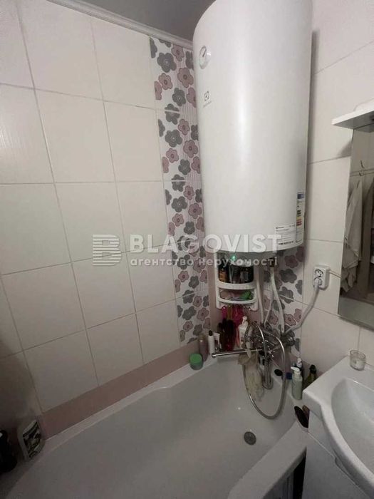 Продам 3-кімнатну квартиру по бульвару Гавела Вацлава 40,Соломянський р-н,м.Київ