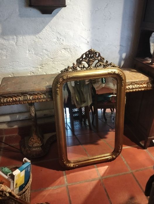 Credência grande, com espelho