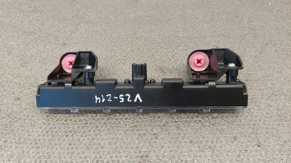 Luz stop adicional / 3º stop TOYOTA Auris Touring Sports (_E18_)