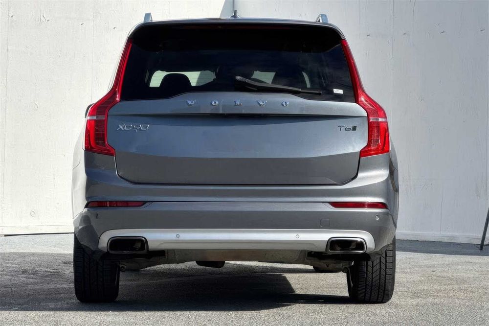 Volvo XC90 T6 Momentum      2017