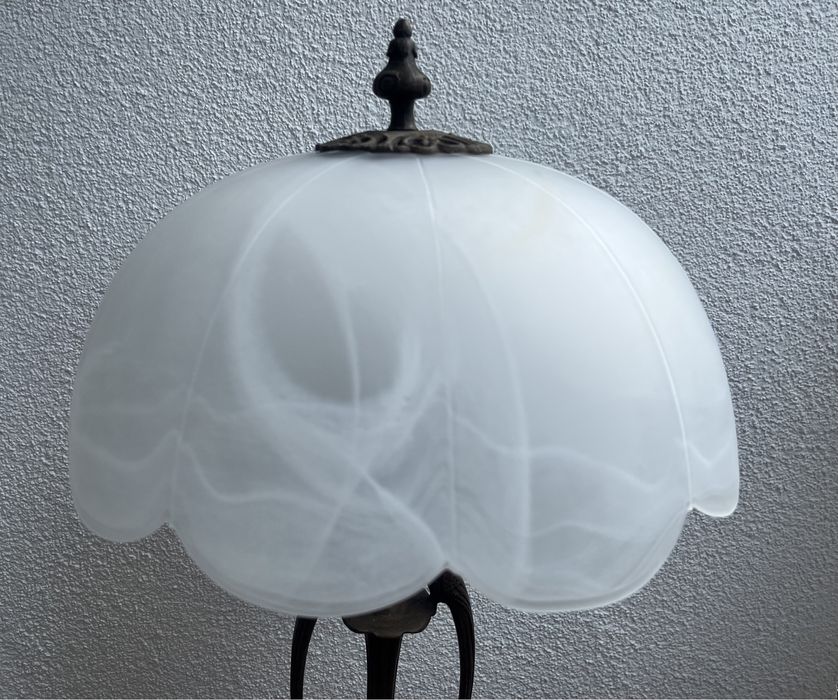 Lampa mosiężna papugi z kloszem