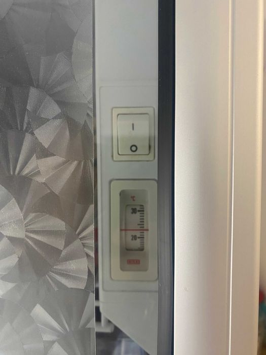 Witryna Whirlpool ADN221