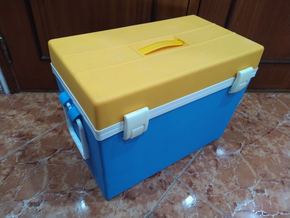 Caixa térmica arca geleira campismo praia casa quarto apartamento vivenda escritório gabinete carro cozinha.