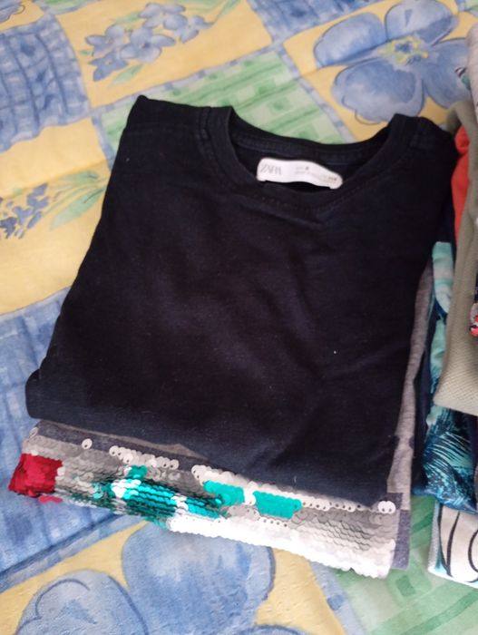 Roupa de menino,com idade compreendida entre os 5 e 6 anos