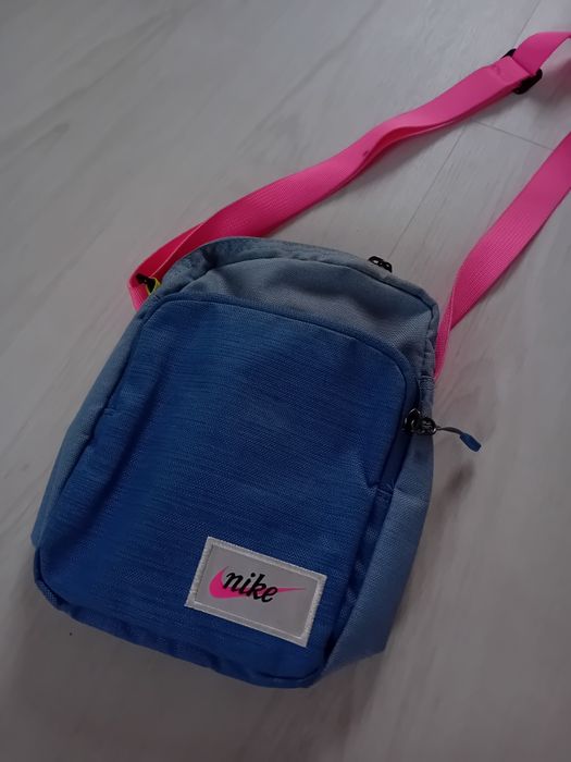 Saszetka dziewczęca z firmy nike
