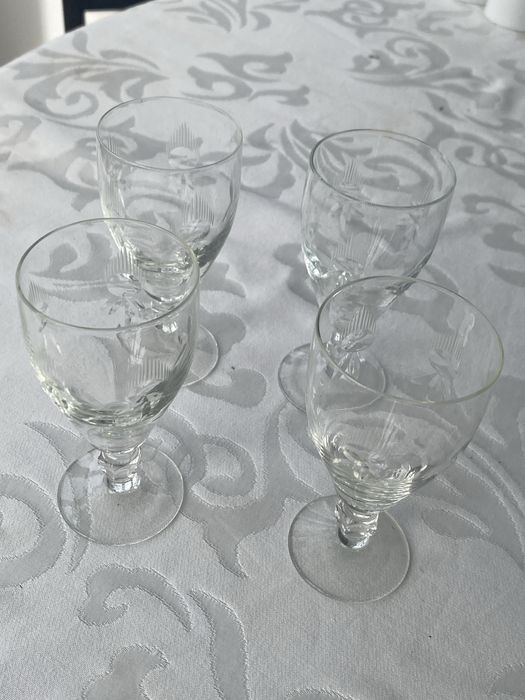 Copos de licor de cristal497481555745843201