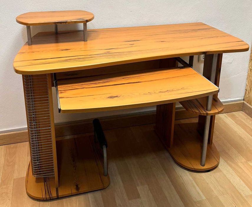 Secretaria, mesa de trabalho com alçado, como nova