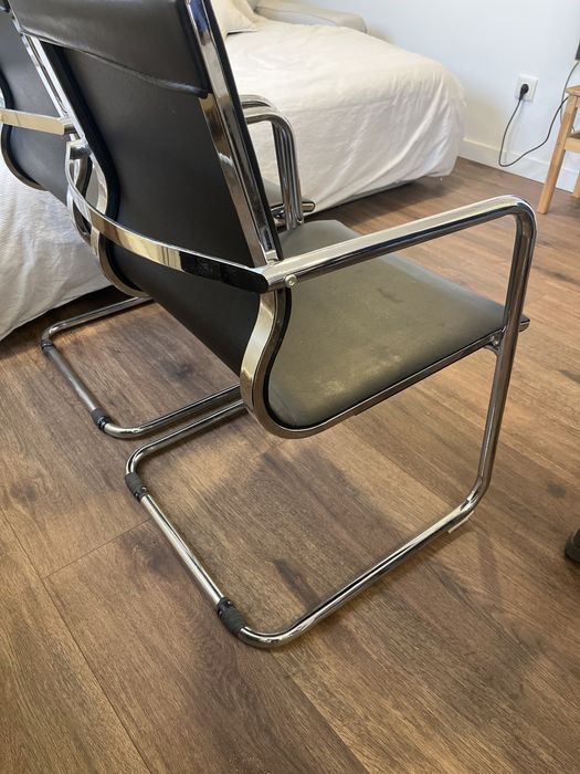 Cadeiras de escritório em pele