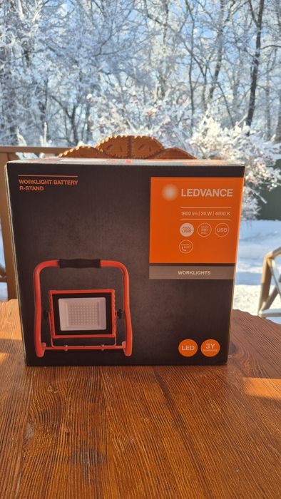 Прожектор  LEDVANCE 20W. WORKLIGHT BATTERY R - STAND.С  аккумулятором.
