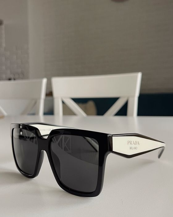 Сонцезахистні окуляри Prada, оригінал