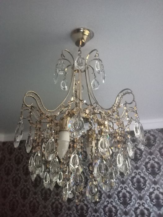 Продам    Люстру