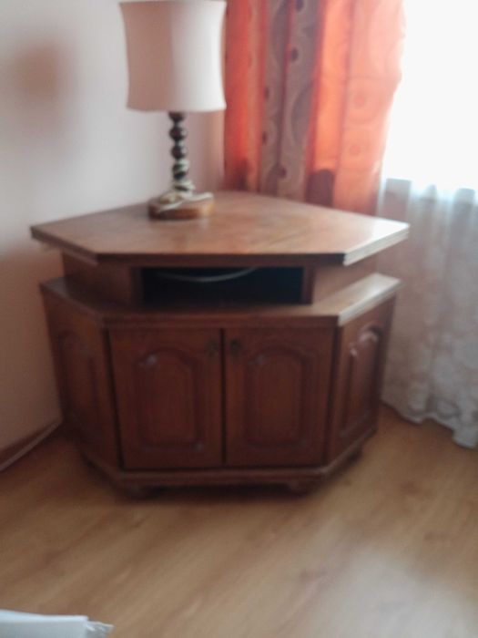 Witryna i szafka narożna