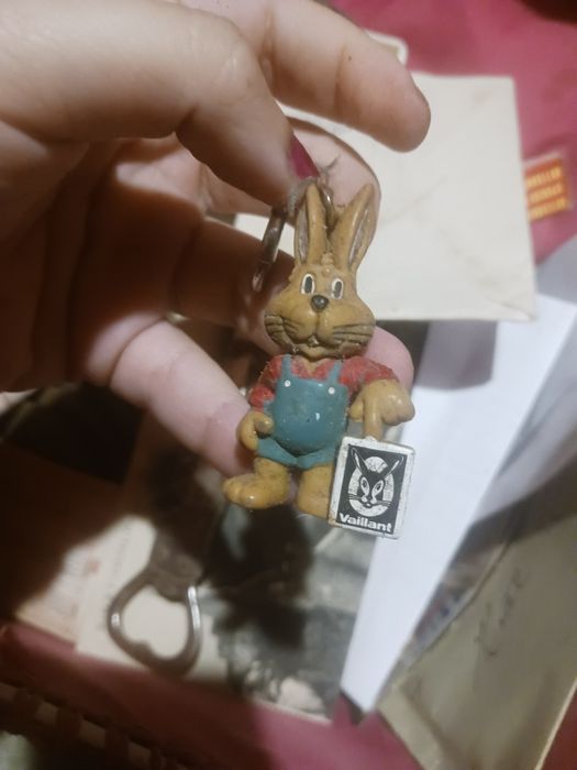 Coelho vailant porta chaves