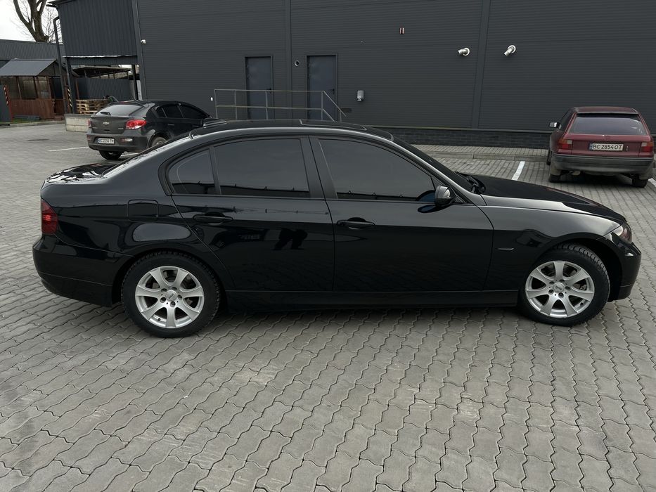 Bmw 320i 2007 2.0 бензин