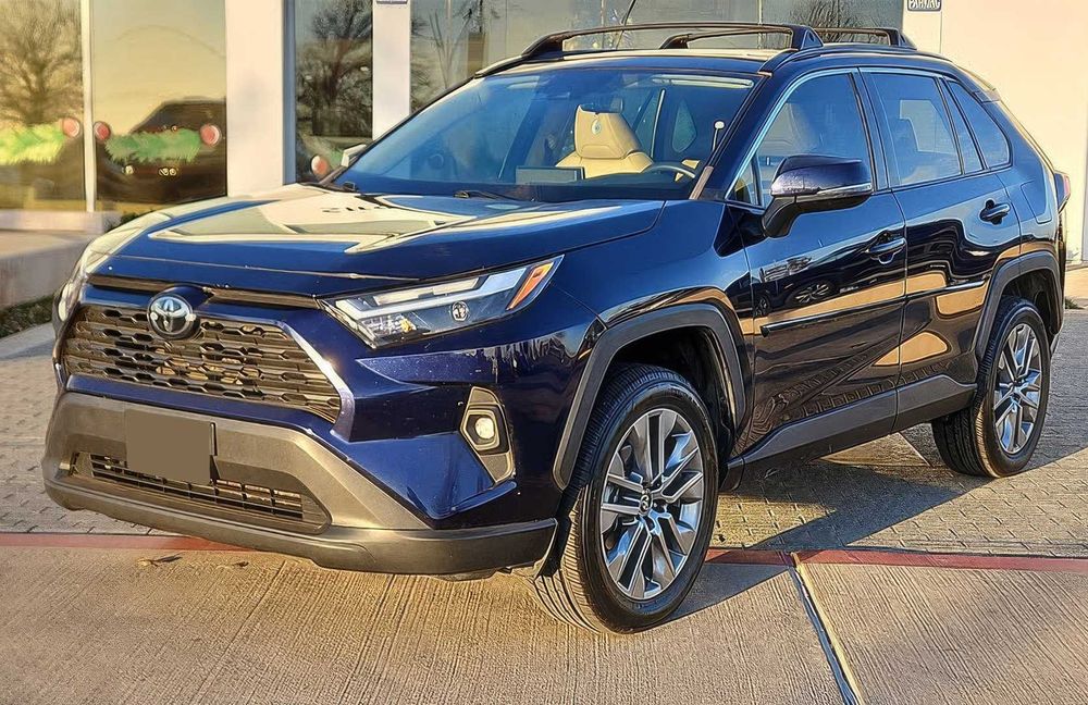 Toyota RAV4 XLE Premium      2022