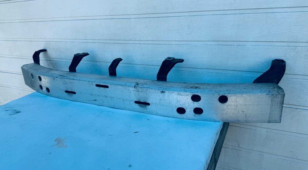 Передній підсилювач Toyota Land Cruiser 150 200 рест/дорест