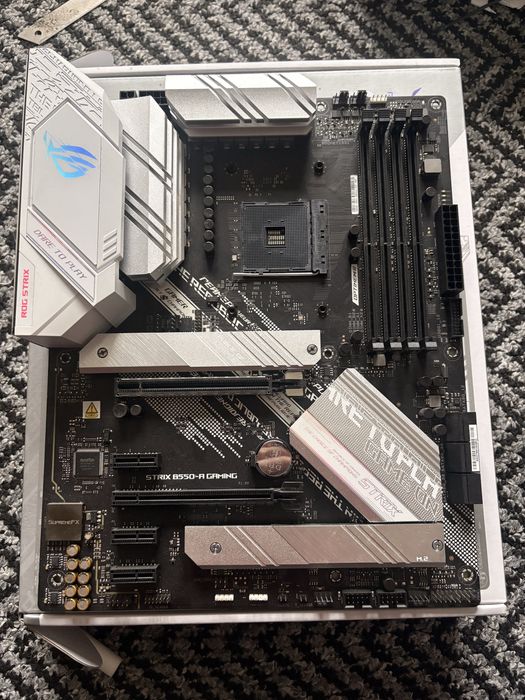 Plyta glowna asus strix b550-a