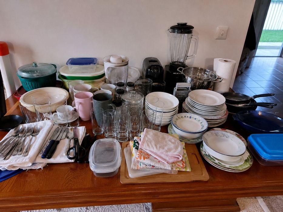 A começar uma casa nova, aceitamos utensílios e artigos para o lar
