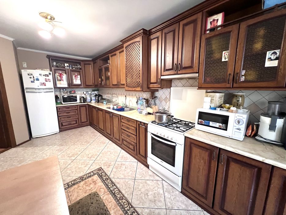 Продаж котеджу неподалік центру Тернополя