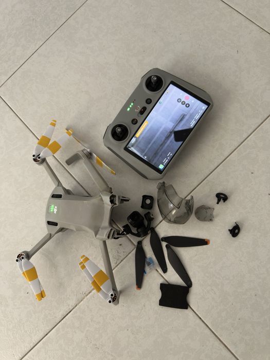 Drone dji mini 3  para peças ou podes subistitur as que estao partidas
