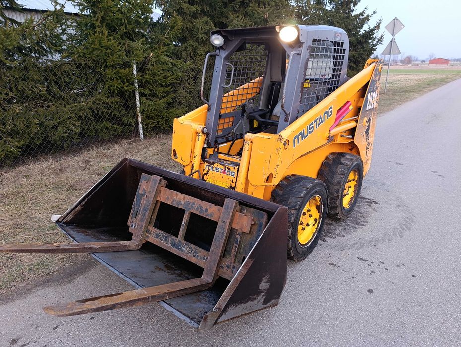 Miniładowarka Mustang 2026  Bobcat Case.
