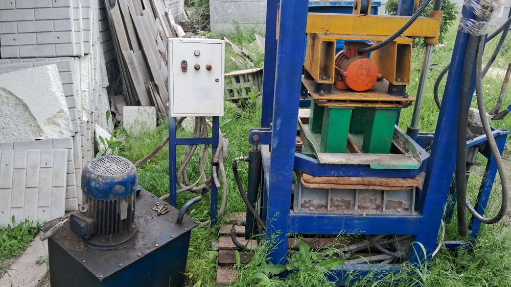 Вібропрес БАРС для виготовлення тротуарної плитки