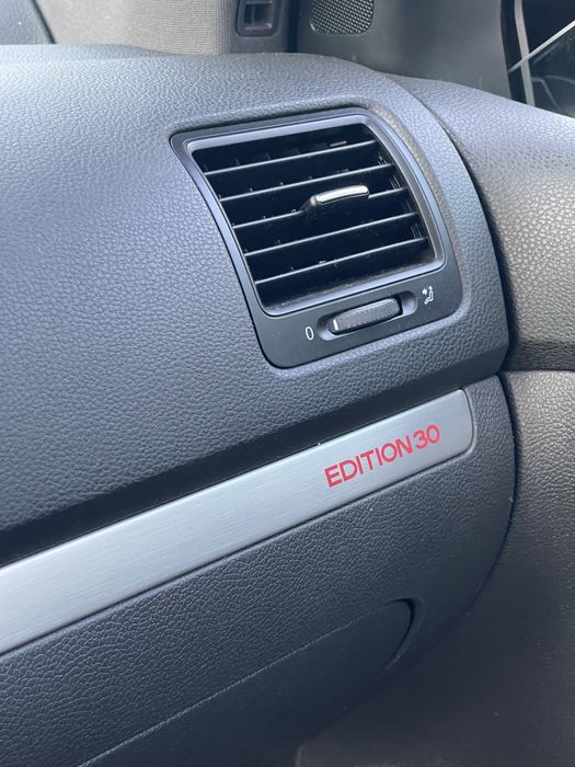 VW Golf GTI Edition 30